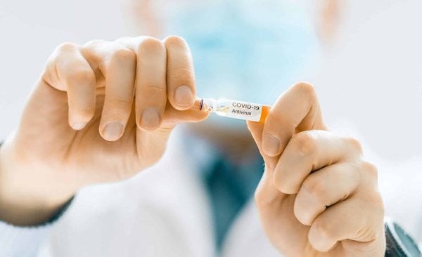 Comment les exercices de stretching peuvent-ils aider à prévenir les douleurs articulaires chez les seniors?